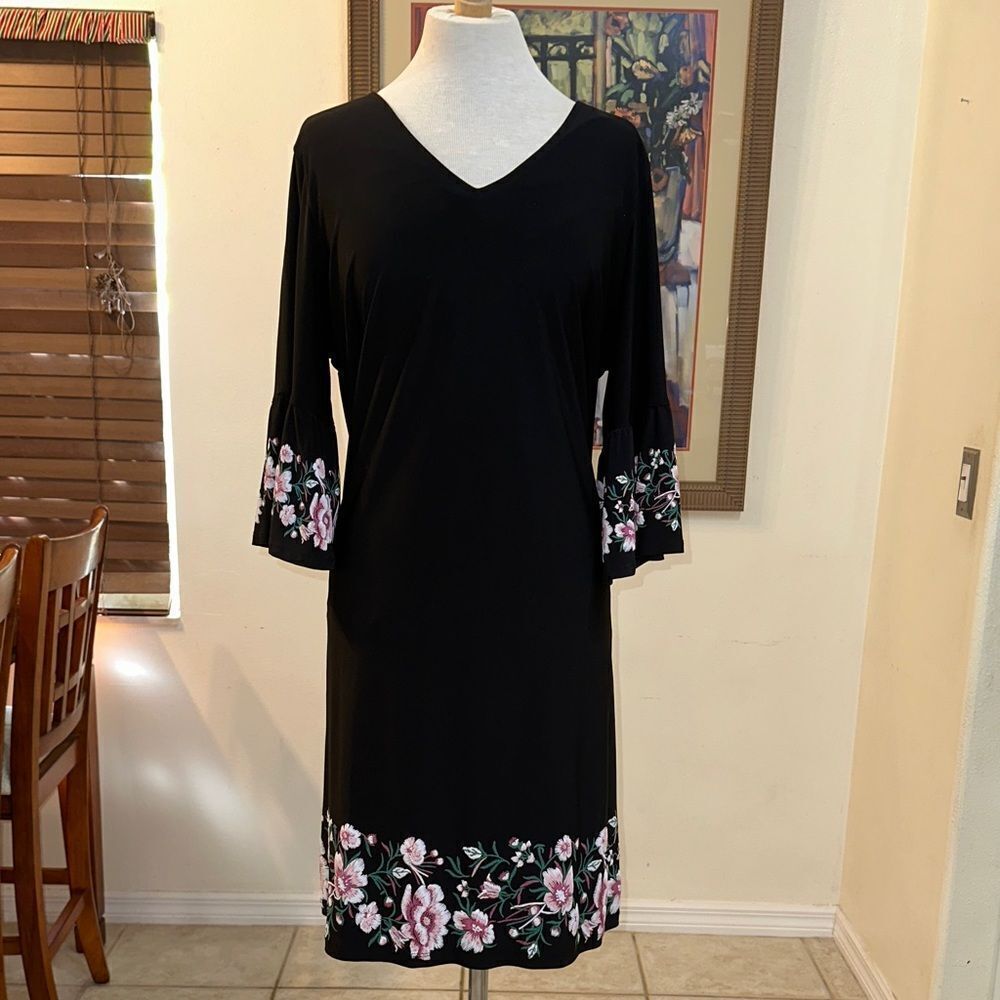 Roz & Ali Black Floral Shift Dress w/ Ruffled Sleeves Size 1X